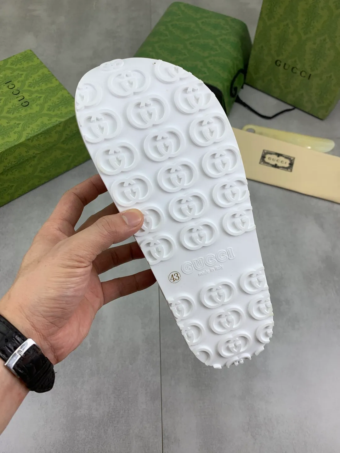 Men's Men's Shoes 💰P300💰[New Style] High Version 🎁🎁🎁 GUCCI New Year of the Snake casual slippers, original official website, perfect workmanship, transmitting a kind of noble luxury, sublimating its definition of luxury in Gucci's high-end extraordinary craftsmanship. Original Gucci double G combination outsole, code number: 35-46, complete package